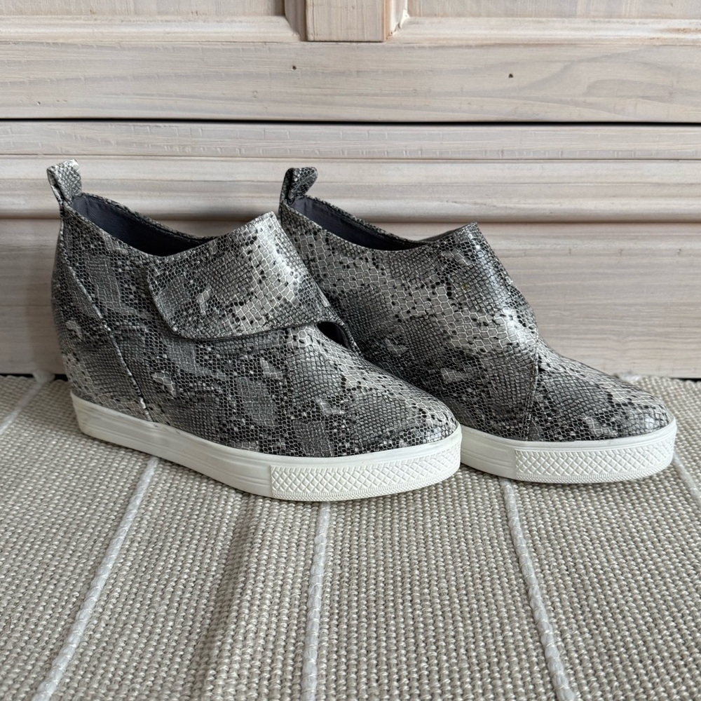 Women's Snake Print Wedge Sneakers NWOT